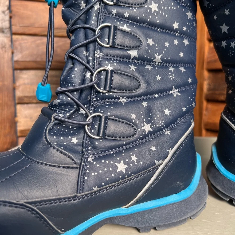 Lands End children’s cold weather boots. 💙 Navy with silver stars. Adorable!